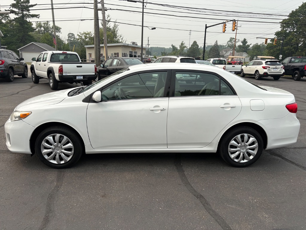 2013 Toyota Corolla LE - Image 5