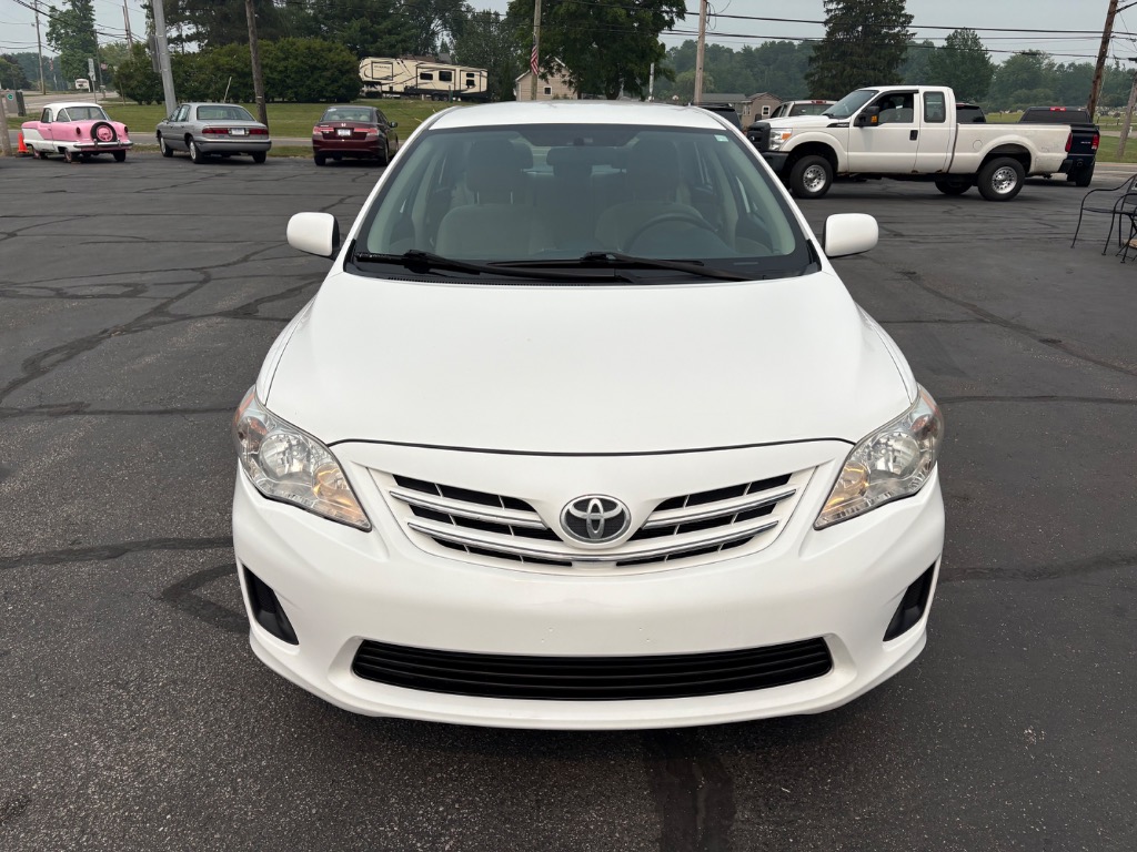 2013 Toyota Corolla LE - Image 3