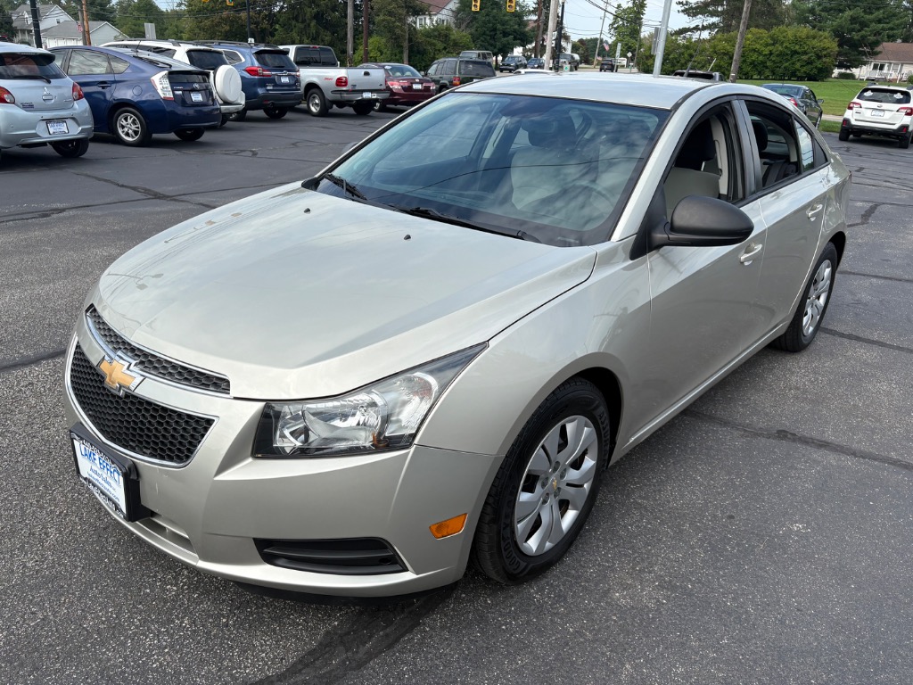 Photo 4 of 2013 Chevrolet Cruze LS Auto