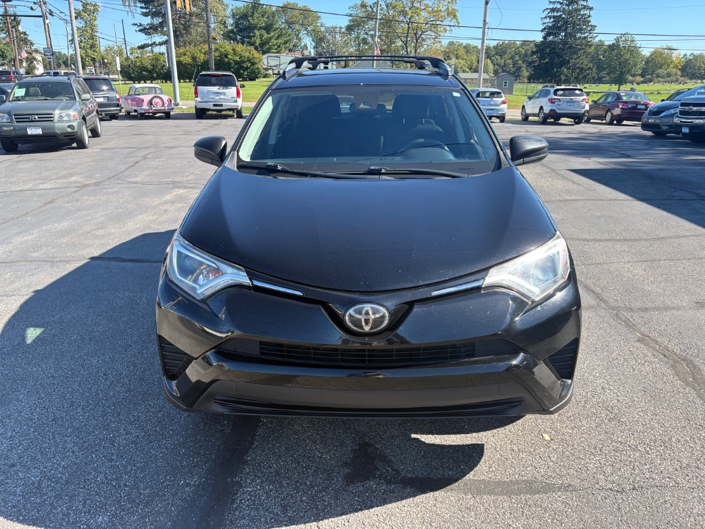 Photo 3 of 2018 Toyota RAV4 LE