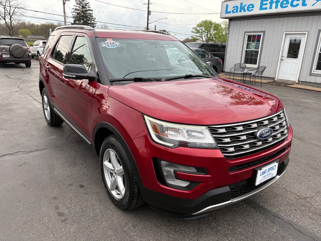 2017 Ford Explorer XLT photo 2