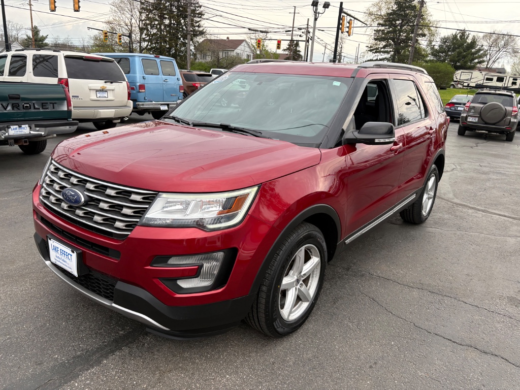 2017 Ford Explorer XLT photo 4