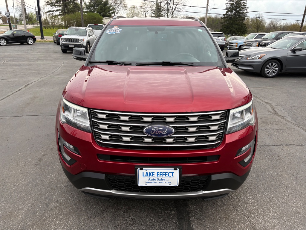 2017 Ford Explorer XLT photo 3