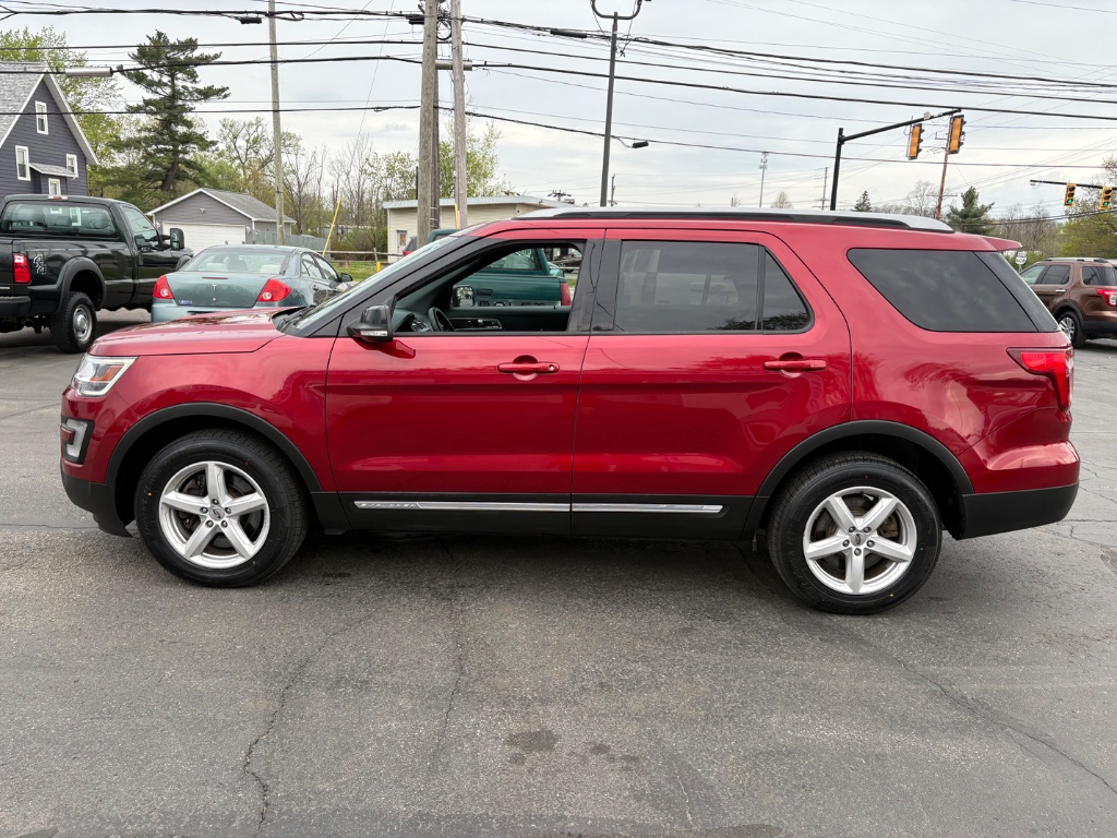 2017 Ford Explorer XLT photo 5