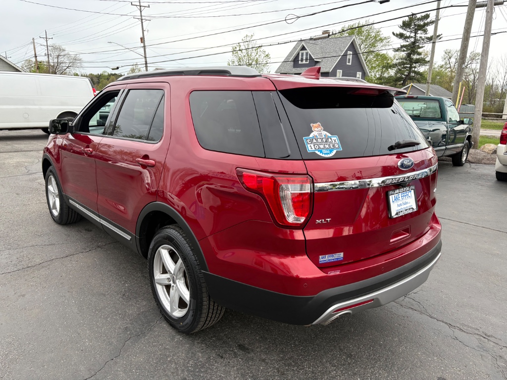 2017 Ford Explorer XLT photo 6