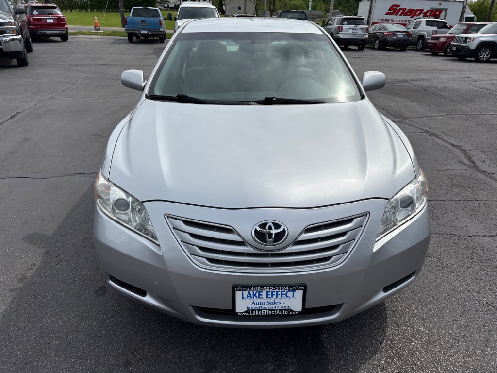 2009 Toyota Camry photo 2