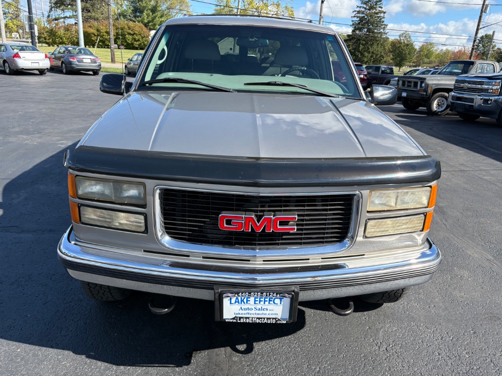 1999 Gmc Suburban SLT photo 3