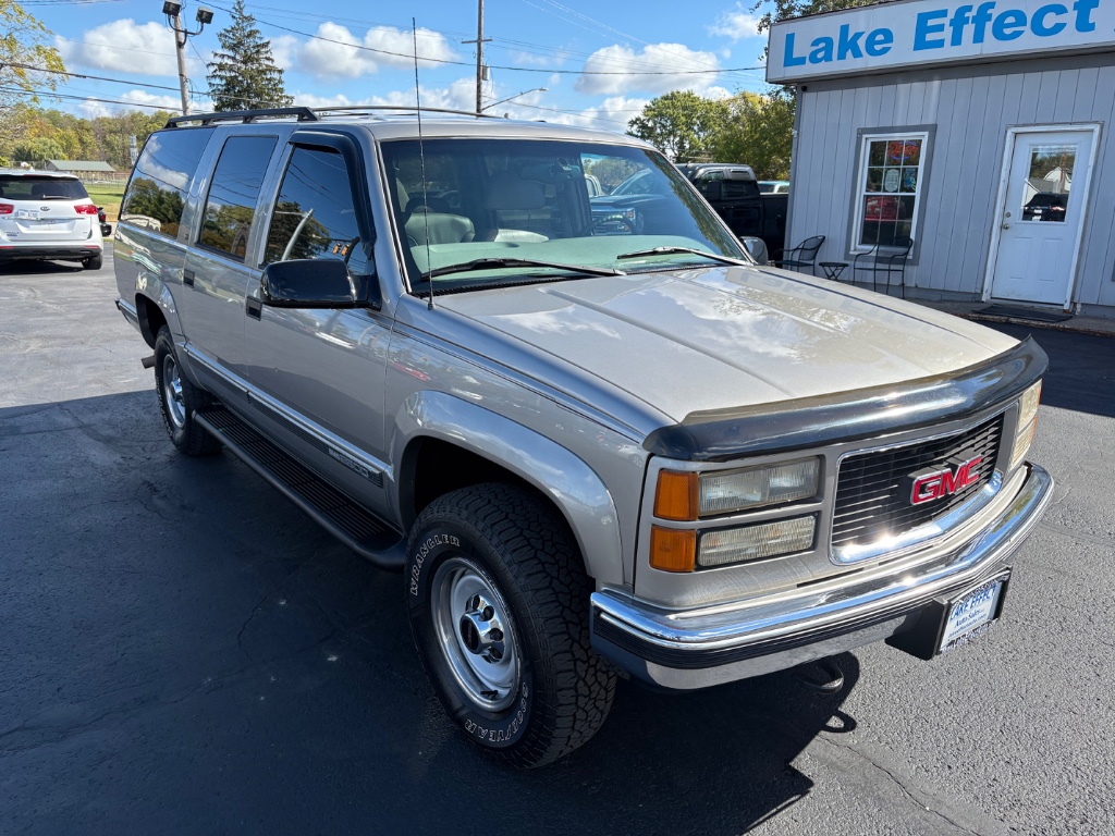 1999 Gmc Suburban SLT photo 2