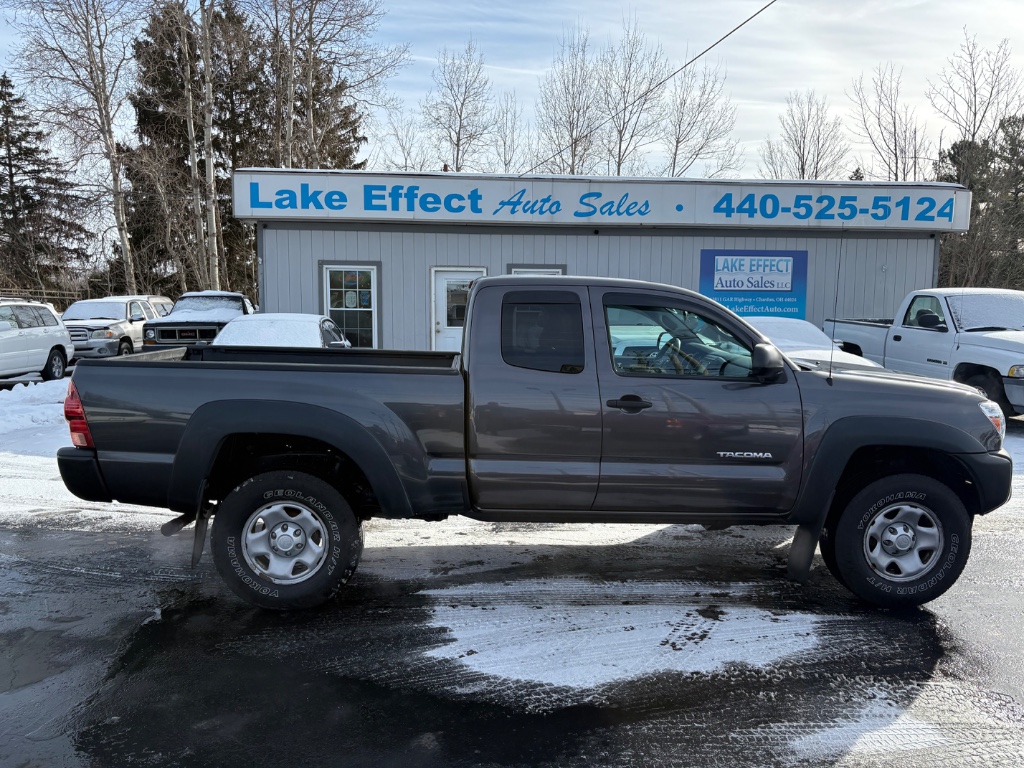 2015 Toyota Tacoma Base's photo