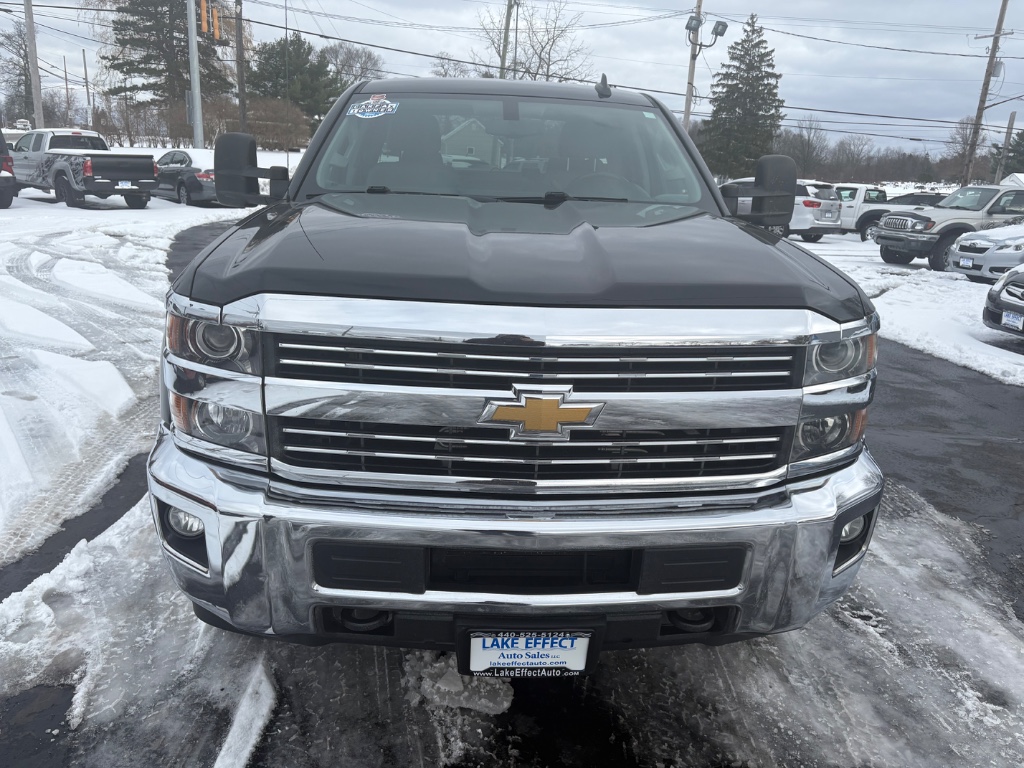 2015 Chevrolet Silverado 2500HD LT photo 2