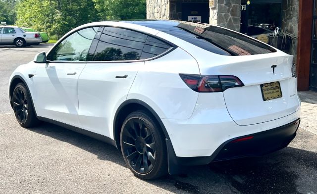Photo 3 of 2021 Tesla Model Y Long Range