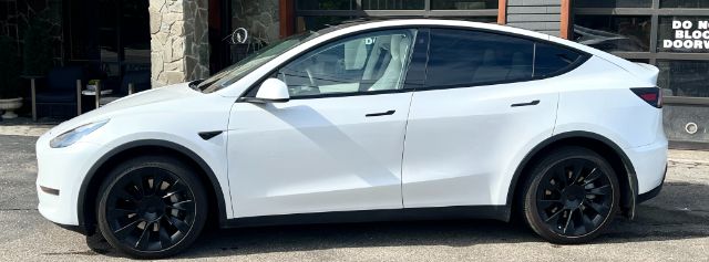Photo 2 of 2021 Tesla Model Y Long Range