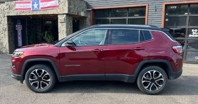 Photo 2 of 2022 Jeep Compass Limited