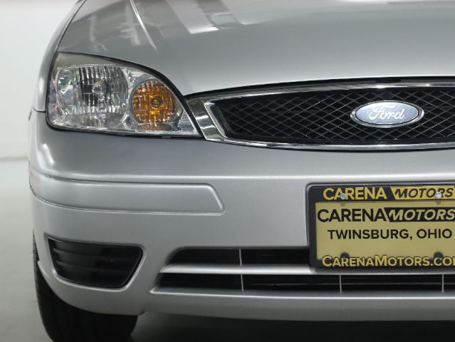 Photo 5 of 2006 Ford Focus ZX4 SES