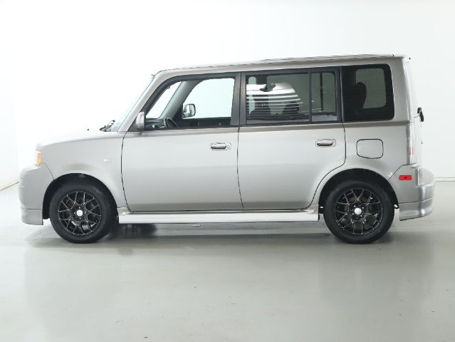 Photo 4 of 2005 Scion xB Base