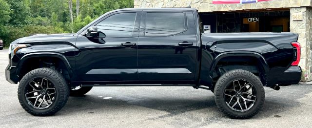 Photo 2 of 2022 Toyota Tundra Platinum
