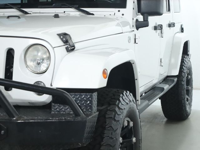 2014 Jeep Wrangler Unlimited Sahara - Image 4