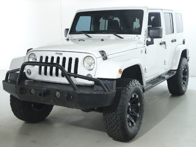 2014 Jeep Wrangler Unlimited Sahara - Image 3