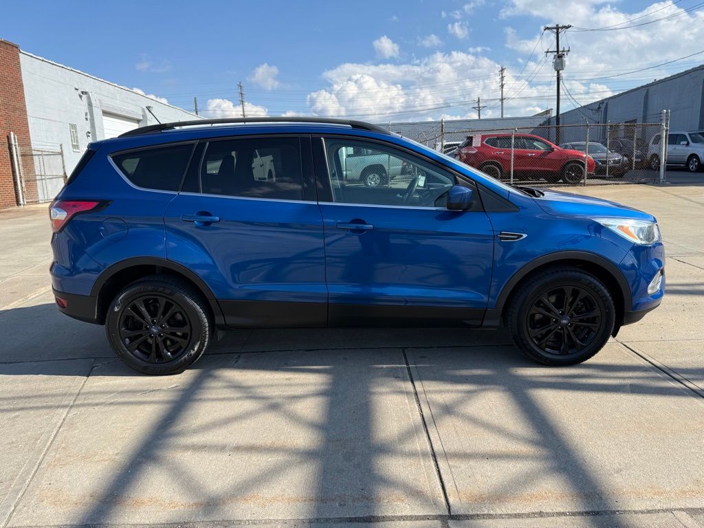 Photo 4 of 2018 Ford Escape SE