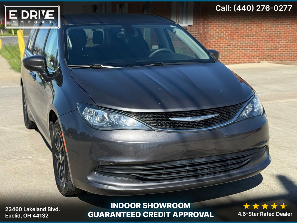 Photo 1 of 2017 Chrysler Pacifica Touring
