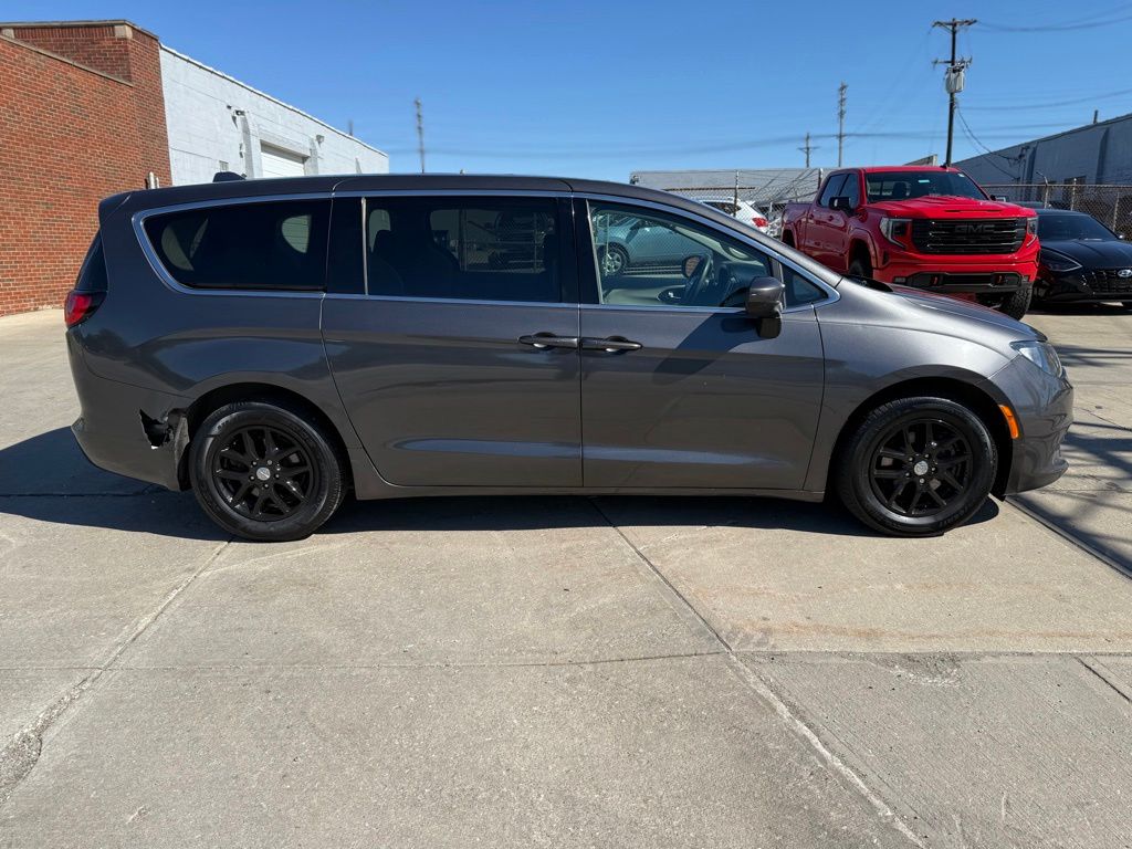 Photo 2 of 2017 Chrysler Pacifica Touring