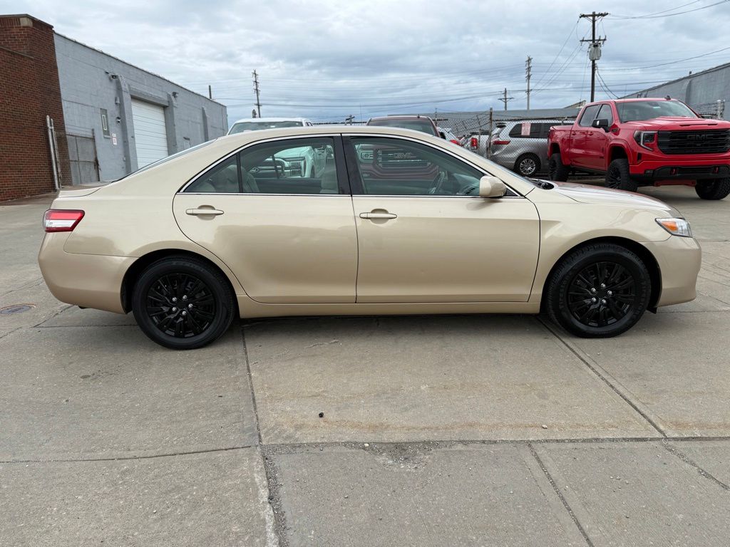 Photo 5 of 2010 Toyota Camry LE