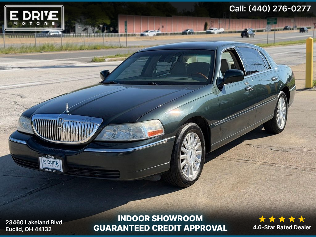 Photo 1 of 2003 Lincoln Town Car Signature