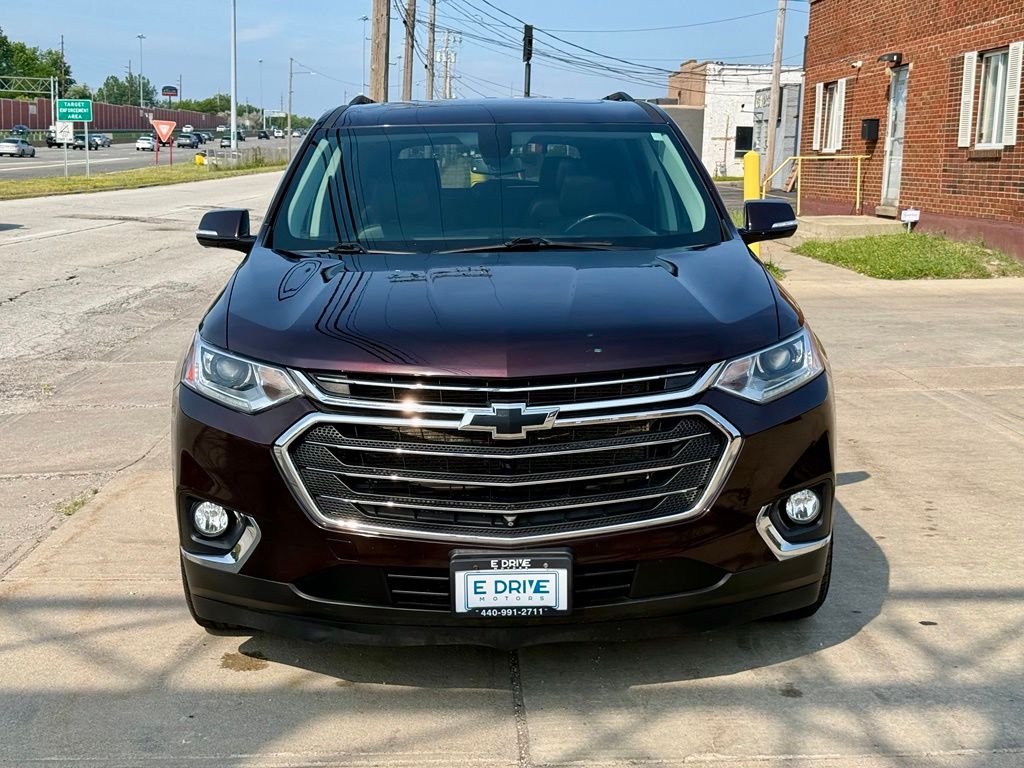 2020 Chevrolet Traverse 3LT - Image 2