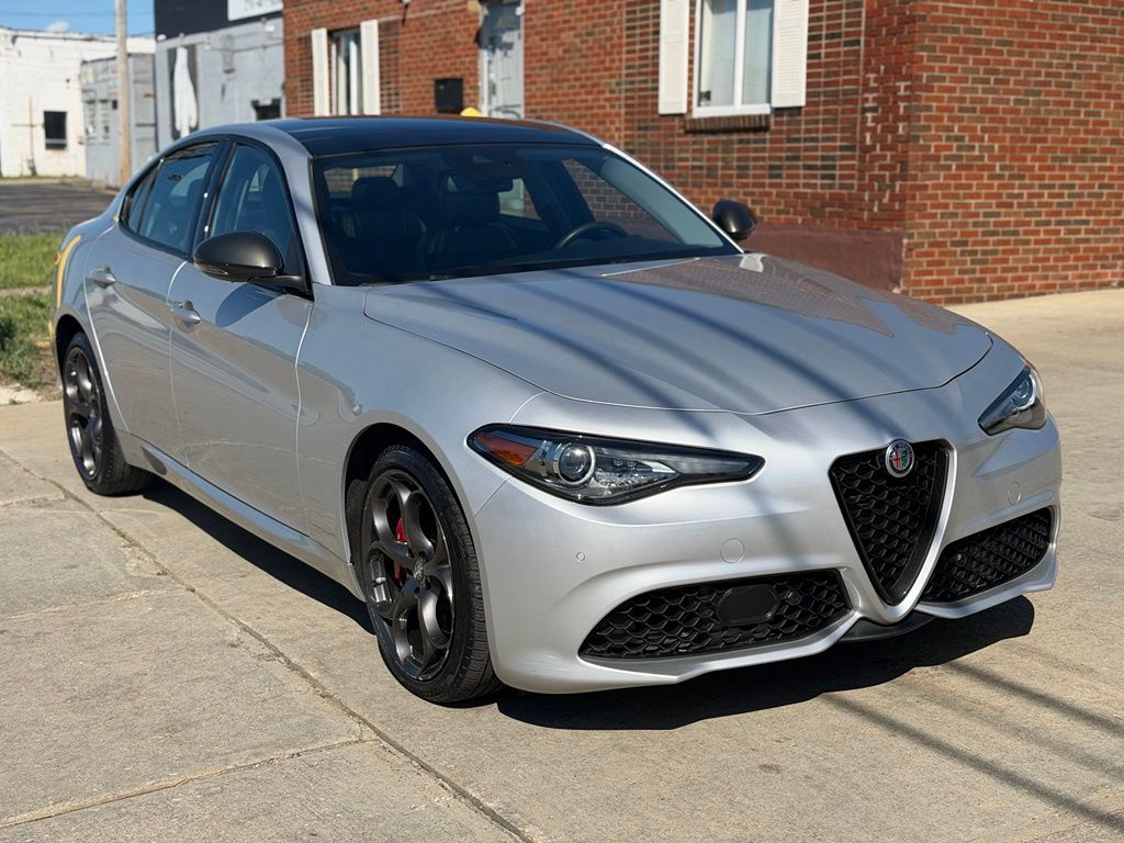 2019 Alfa Romeo Giulia Ti Sport - Image 3