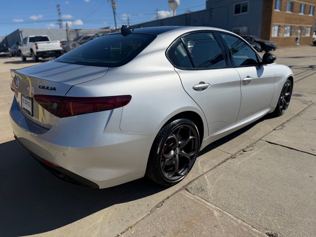 2019 Alfa Romeo Giulia Ti Sport - Image 5