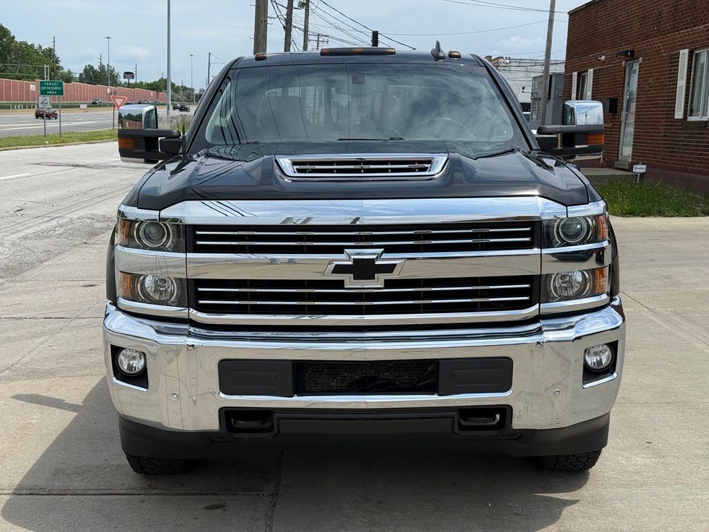 Photo 2 of 2019 Chevrolet Silverado 2500HD LTZ