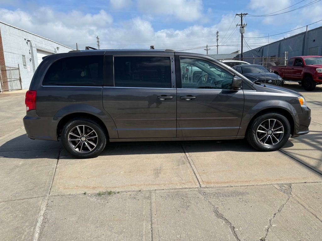 Photo 5 of 2017 Dodge Grand Caravan SXT