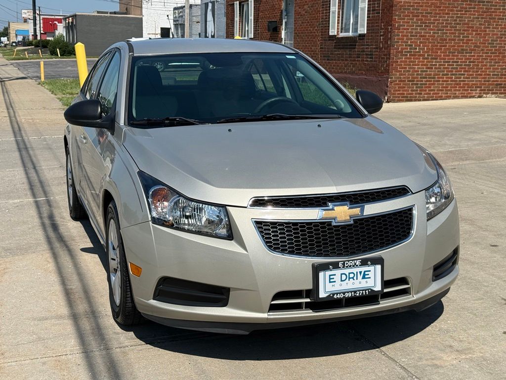 Photo 3 of 2014 Chevrolet Cruze LS Auto