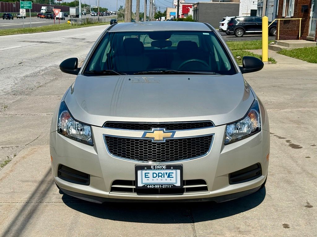Photo 2 of 2014 Chevrolet Cruze LS Auto