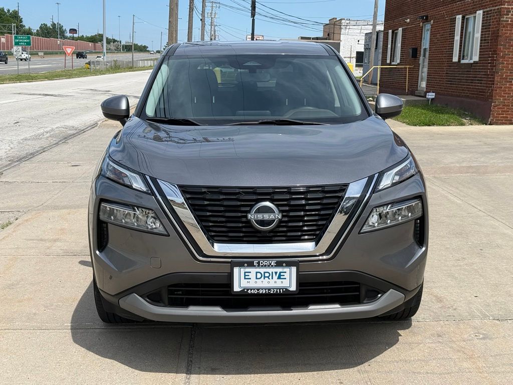 Photo 2 of 2023 Nissan Rogue SV
