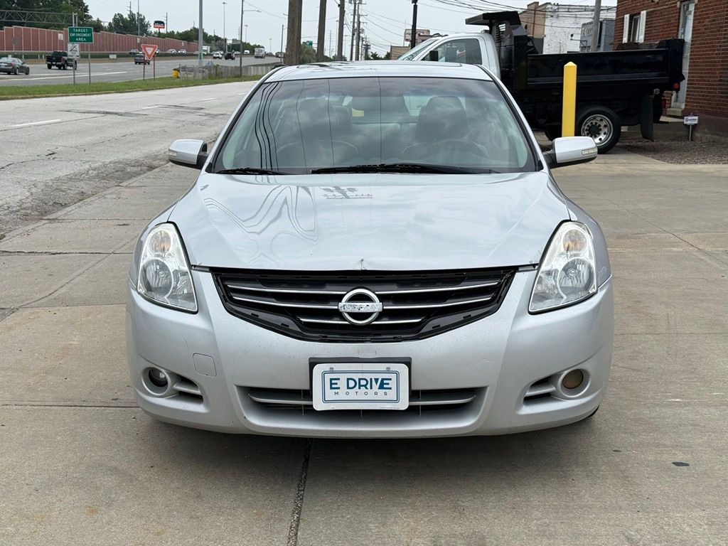 Photo 2 of 2011 Nissan Altima 3.5 SR