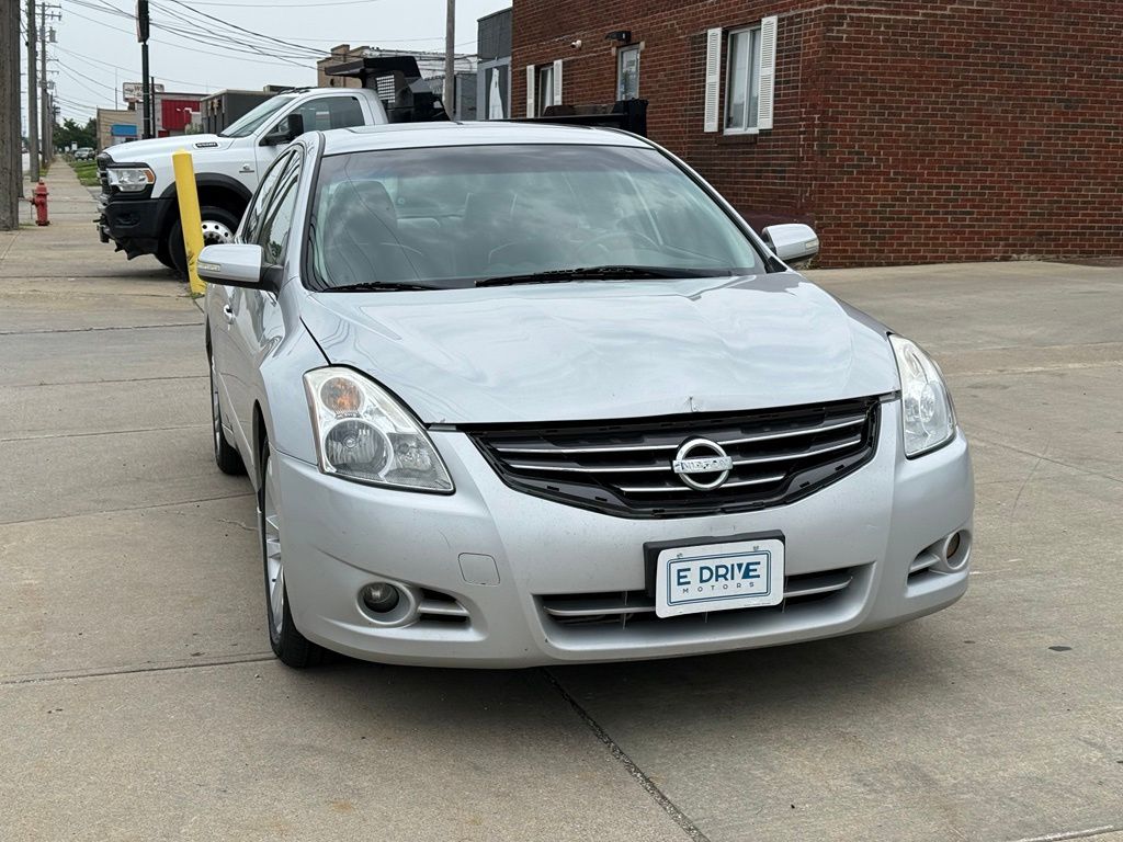 Photo 3 of 2011 Nissan Altima 3.5 SR