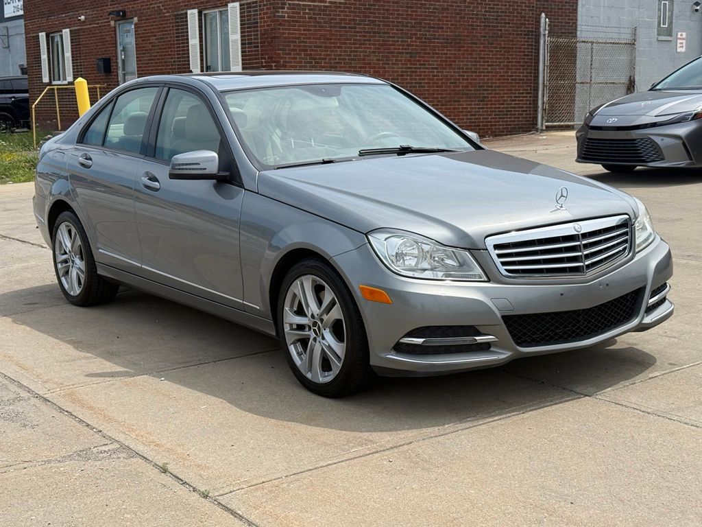 Photo 4 of 2013 Mercedes-Benz C-Class C 300 Luxury 4MATIC