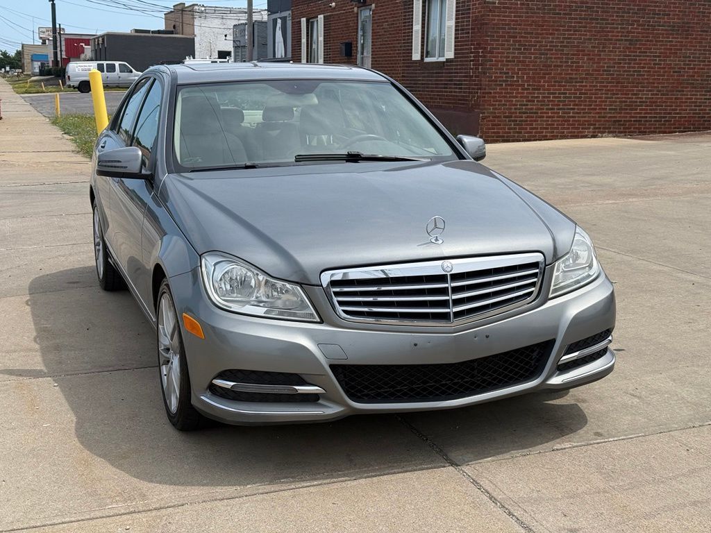 Photo 3 of 2013 Mercedes-Benz C-Class C 300 Luxury 4MATIC