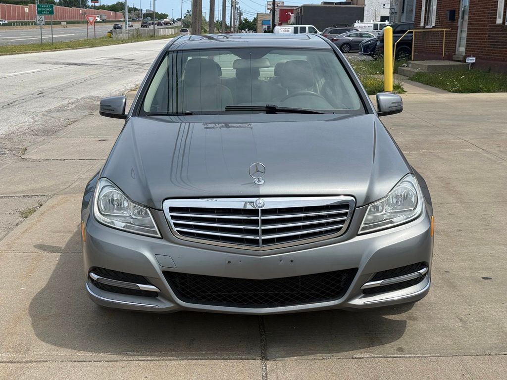 Photo 2 of 2013 Mercedes-Benz C-Class C 300 Luxury 4MATIC