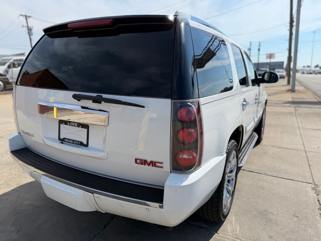 Photo 5 of 2007 GMC Yukon Denali