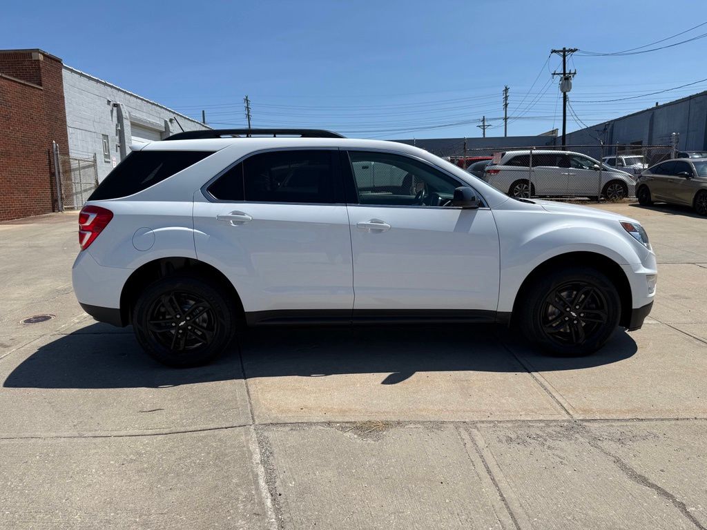 Photo 5 of 2017 Chevrolet Equinox LT
