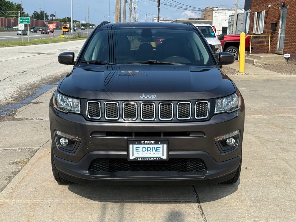 2018 Jeep Compass Latitude - Image 2