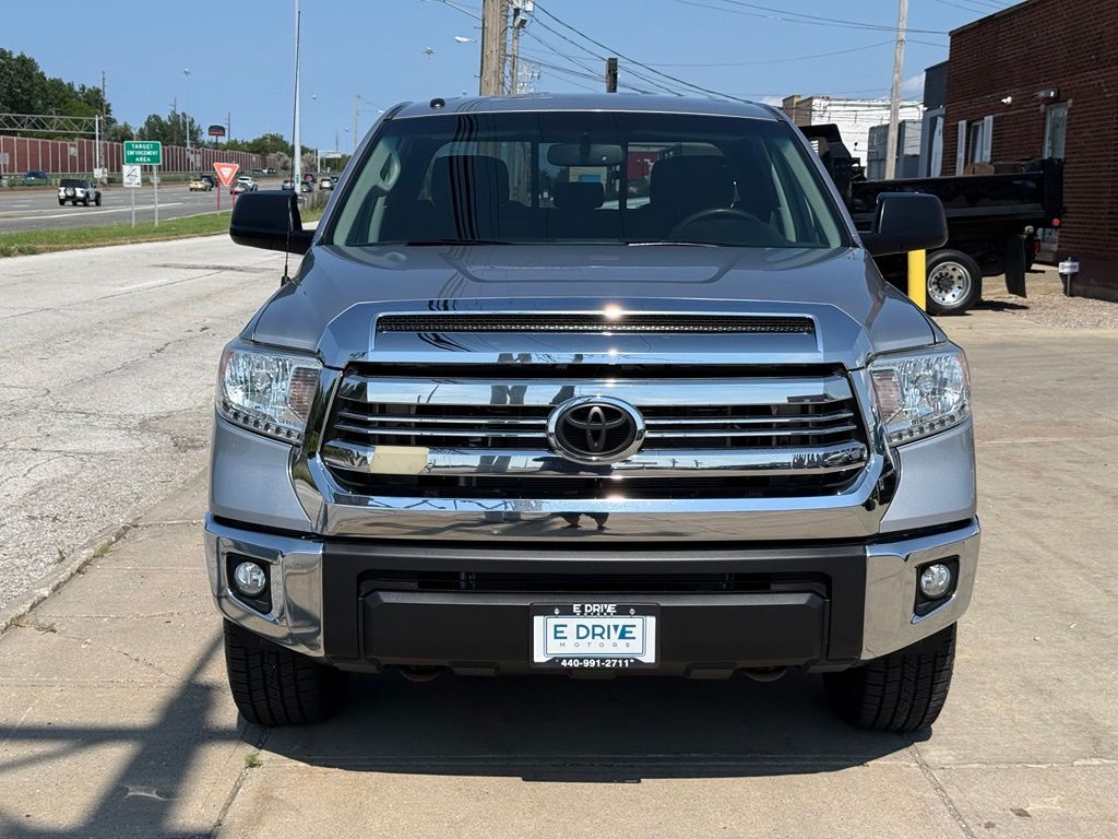 Photo 2 of 2016 Toyota Tundra SR5