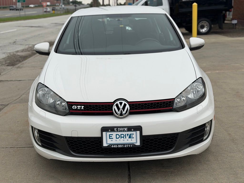 Photo 2 of 2013 Volkswagen GTI Base PZEV
