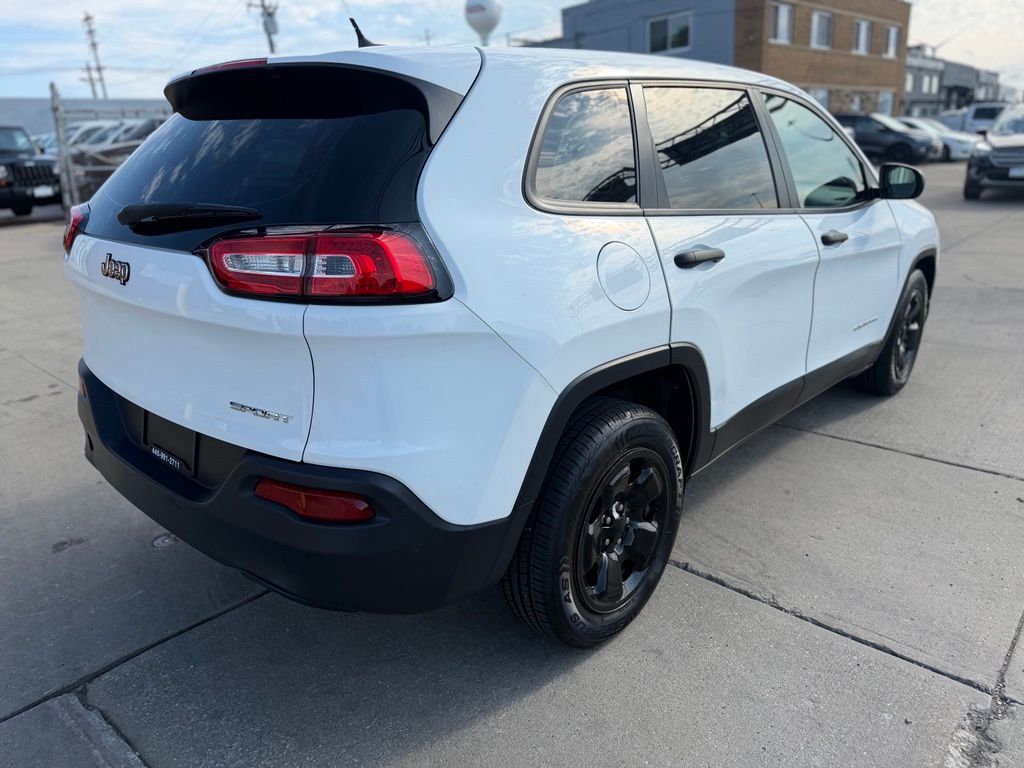 Photo 5 of 2017 Jeep Cherokee Sport