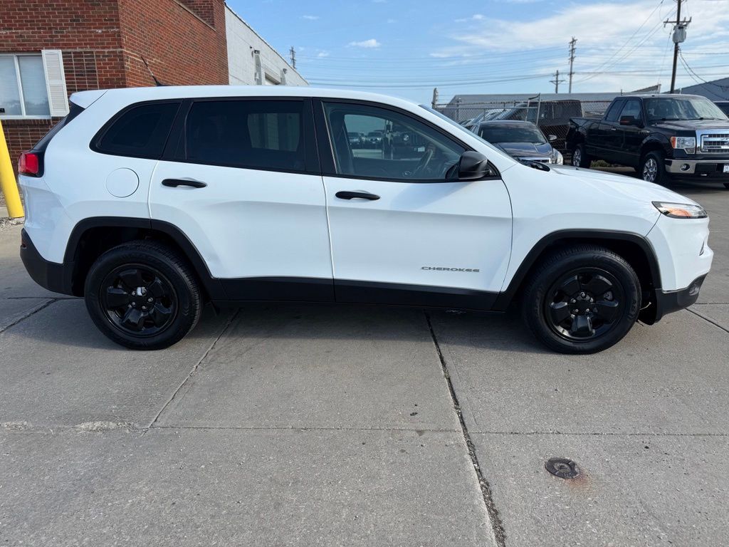 Photo 4 of 2017 Jeep Cherokee Sport