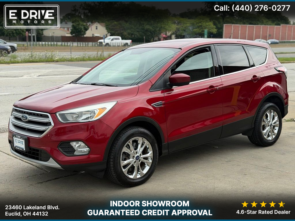Photo 1 of 2017 Ford Escape SE