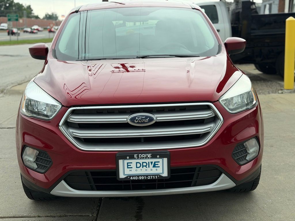 Photo 2 of 2017 Ford Escape SE