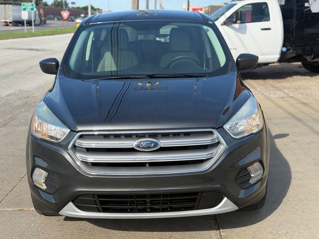 Photo 2 of 2017 Ford Escape SE